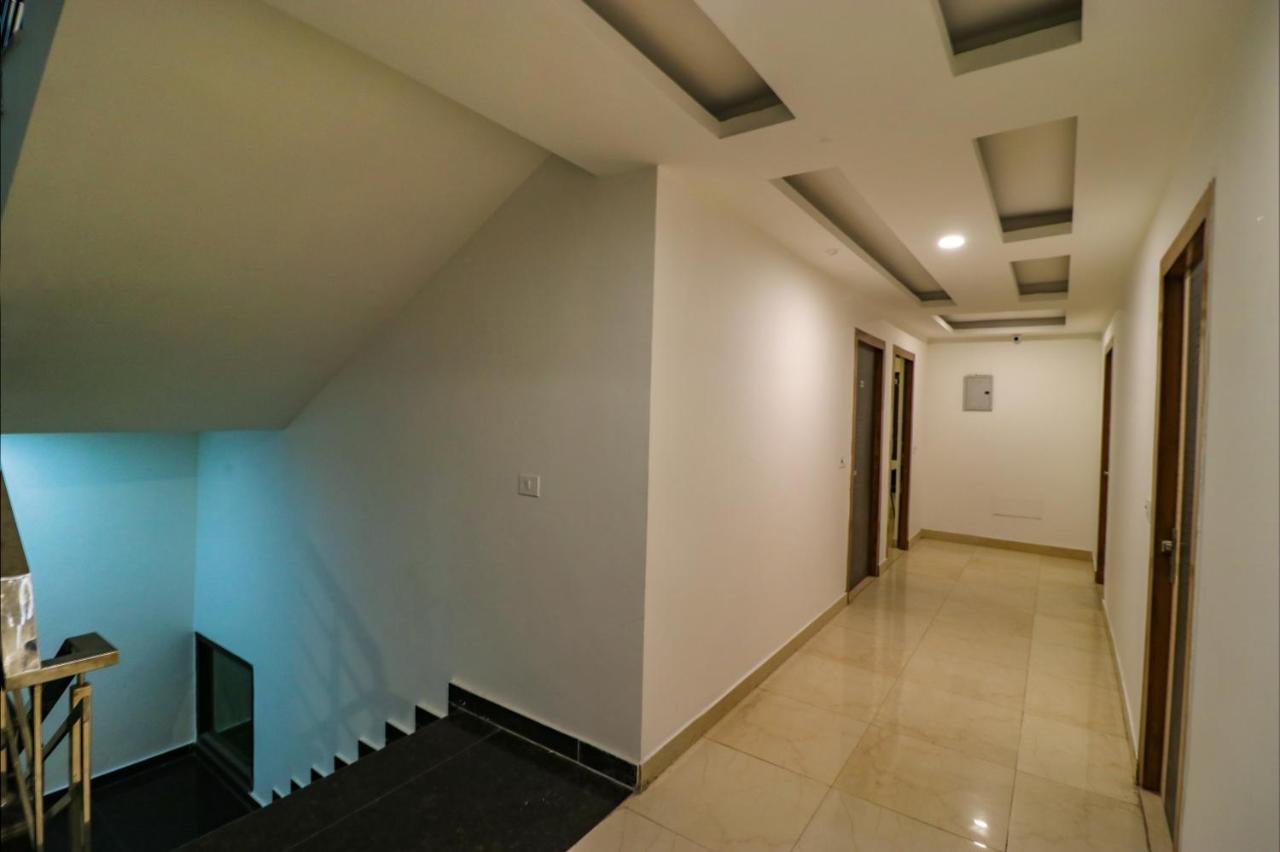 Fabexpress Dolphin International Near Delhi Airport Hotell New Delhi Exteriör bild