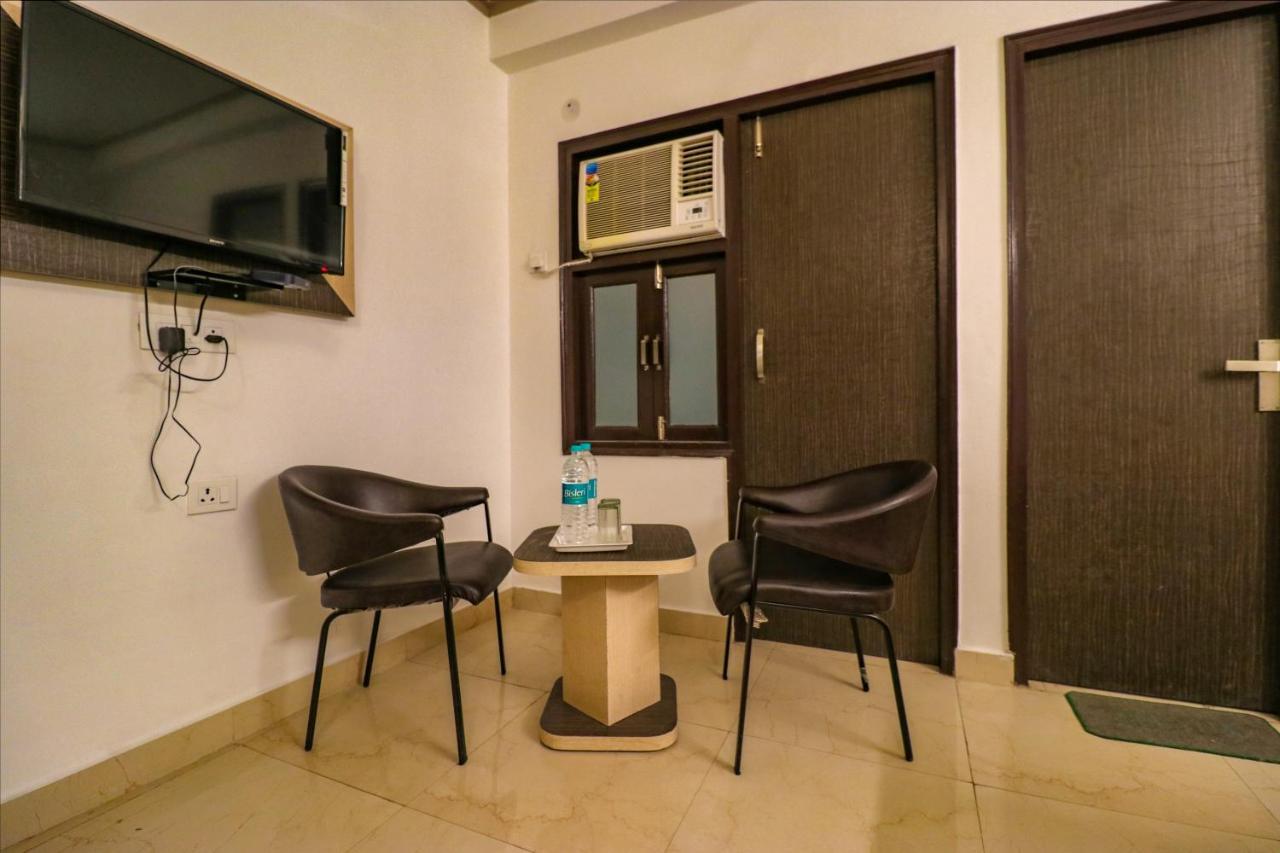 Fabexpress Dolphin International Near Delhi Airport Hotell New Delhi Exteriör bild