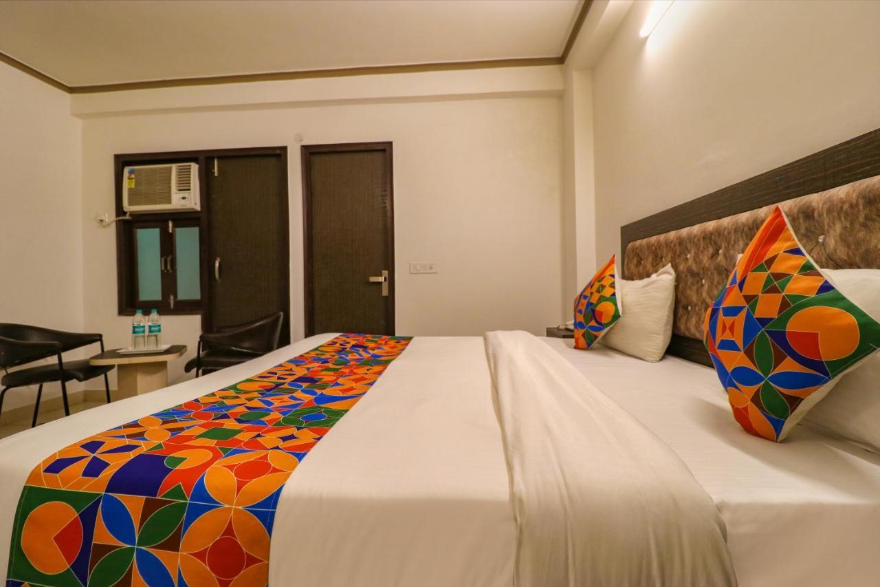 Fabexpress Dolphin International Near Delhi Airport Hotell New Delhi Exteriör bild