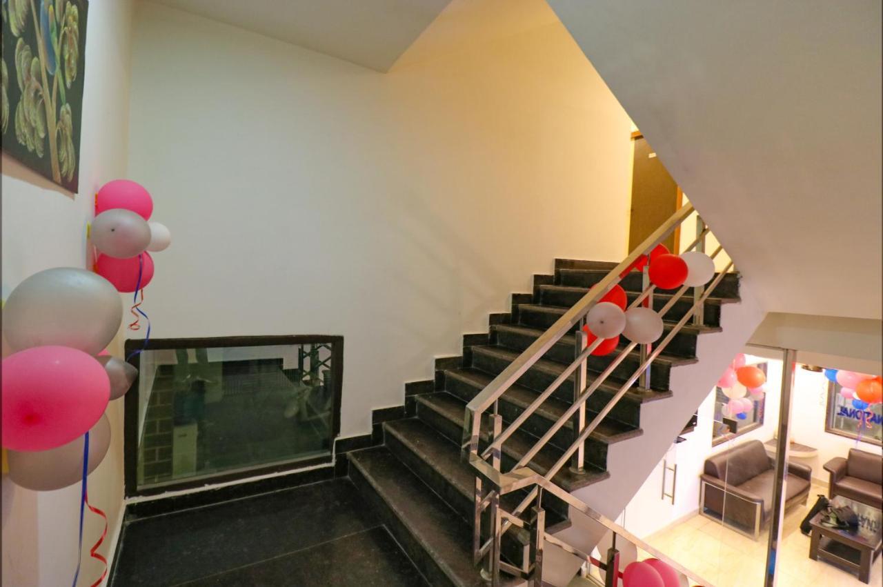 Fabexpress Dolphin International Near Delhi Airport Hotell New Delhi Exteriör bild